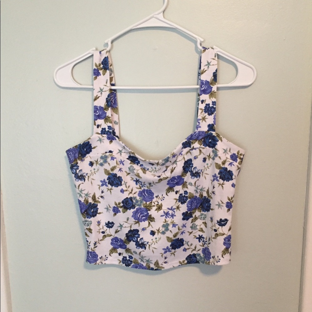 Super cute crop top - perfect for summer!